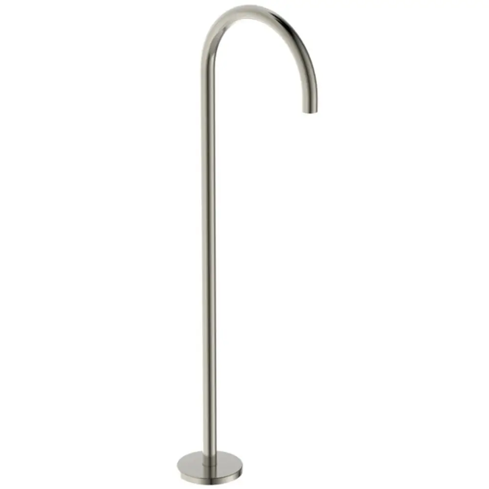 Freistehender, metallischer Wasserhahn von Ideal Standard mit geschwungener Form und runder Basis. Geeignet für den Einbau in Badezimmern oder Wellnessbereichen.